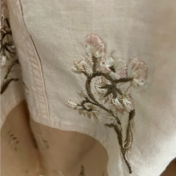 Elegant Two-Tone Midi Dress - Picture 7 of 7